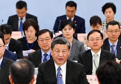 El nuevo libro blanco de Pekín expone una visión estratégica que desafía a Estados Unidos, apuesta por la ONU y busca fijar las reglas del poder militar del futuro.