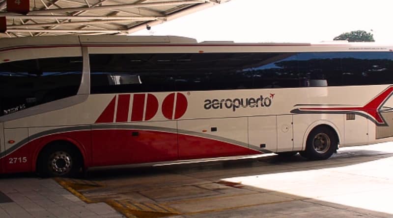 La nueva ruta de ADO conecta el Aeropuerto Internacional de Cancún con la Zona Hotelera, ofreciendo a turistas y locales una opción económica y segura por $140 pesos, en respuesta a las quejas por tarifas elevadas de taxis.​