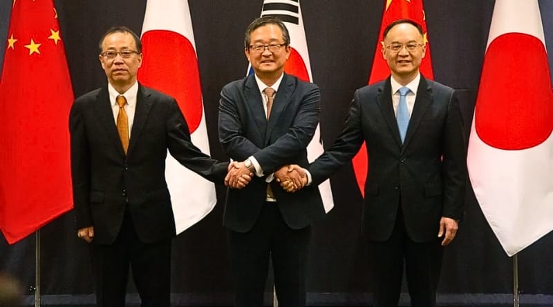 El inesperado acuerdo entre China, Corea del Sur y Japón marca un hito en la geopolítica mundial, redefiniendo alianzas estratégicas y económicas en Asia.