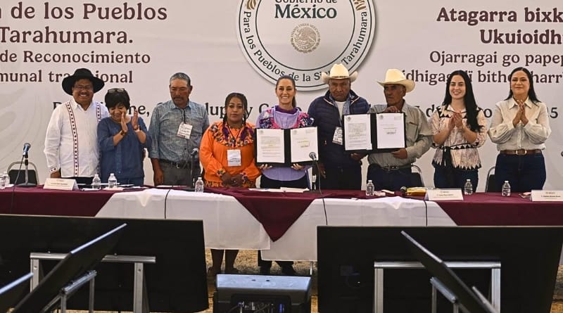 Claudia Sheinbaum y autoridades agrarias restituyen tierras comunales a comunidades rarámuri y ódami, avanzando en justicia territorial en Chihuahua.