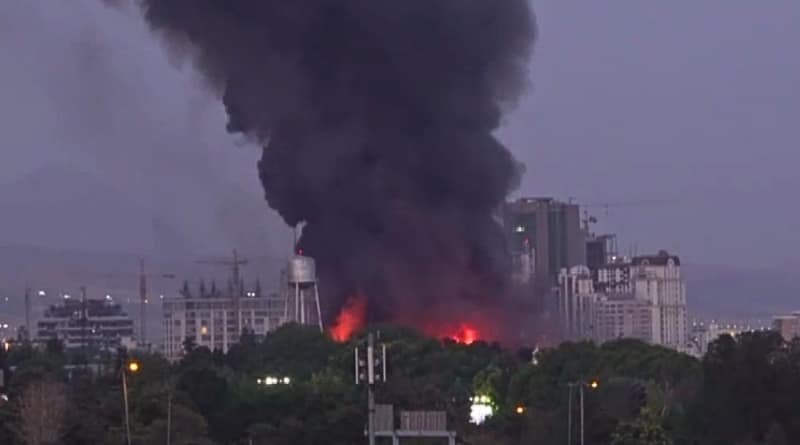 El presidente estadounidense confirmó el bombardeo a tres sitios clave, incluyendo Fordo y Natanz, en una operación que marca un punto de inflexión en el conflicto con Teherán.