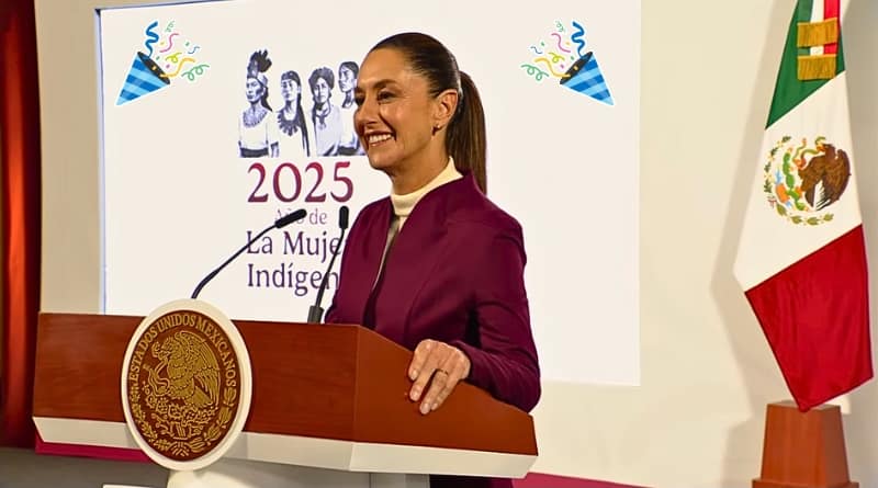 Entre aplausos y “Las Mañanitas”, la mandataria recibió una emotiva felicitación en Palacio Nacional por parte de ciudadanos y miembros del gabinete