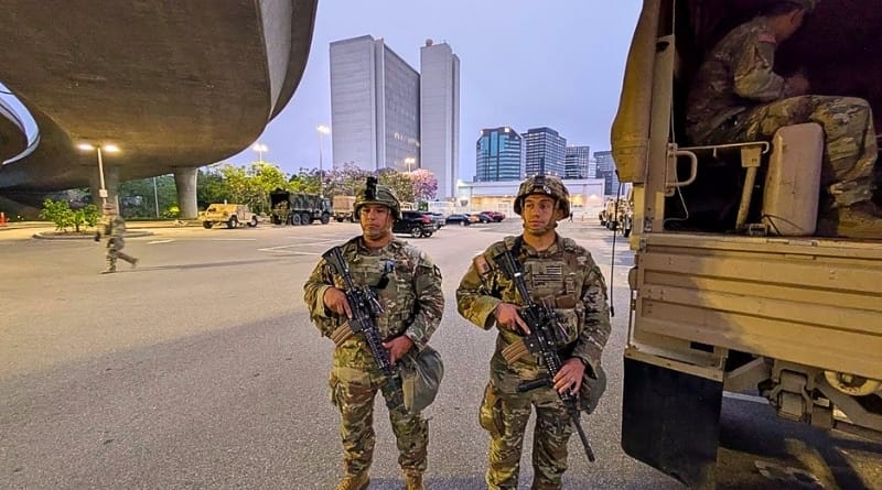 La Casa Blanca ordena enviar 2.000 agentes ante violentas protestas por redadas migratorias; el gobernador Newsom critica la intervención federal.