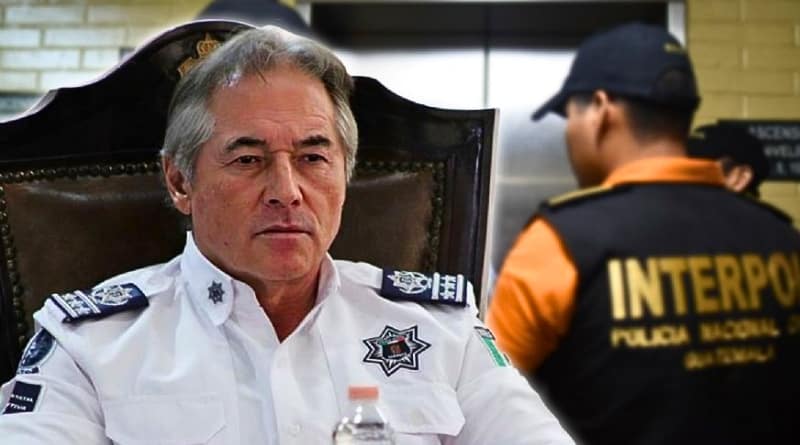 La presidenta Claudia Sheinbaum se deslinda del escándalo por la orden de captura de Hernán Bermúdez, ligado al CJNG, y asegura que no se encubrirá a nadie sin pruebas.