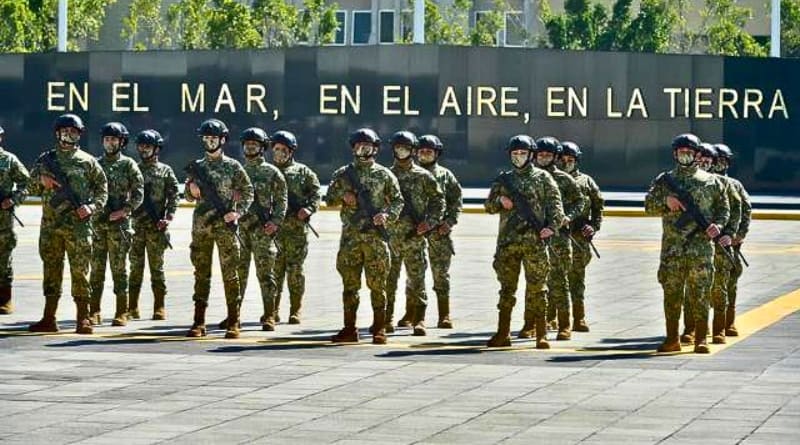 La iniciativa busca modernizar la misión naval, fortalecer la defensa marítima con IA y coordinar acciones con la Guardia Nacional, en medio de un clima de controversia interna.