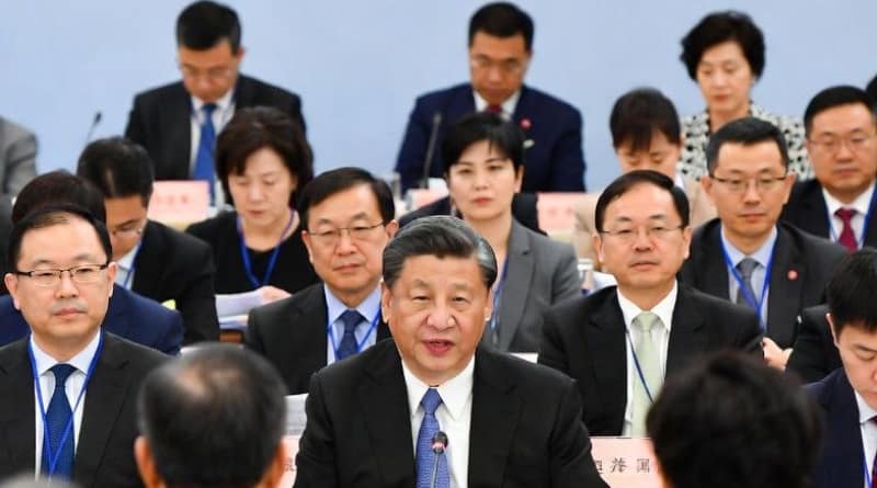 El nuevo libro blanco de Pekín expone una visión estratégica que desafía a Estados Unidos, apuesta por la ONU y busca fijar las reglas del poder militar del futuro.